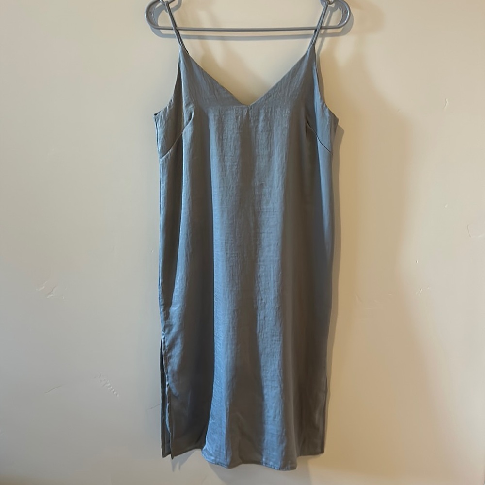 Green polyester dress